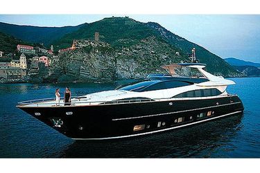 93' Riva 2010 Yacht For Sale